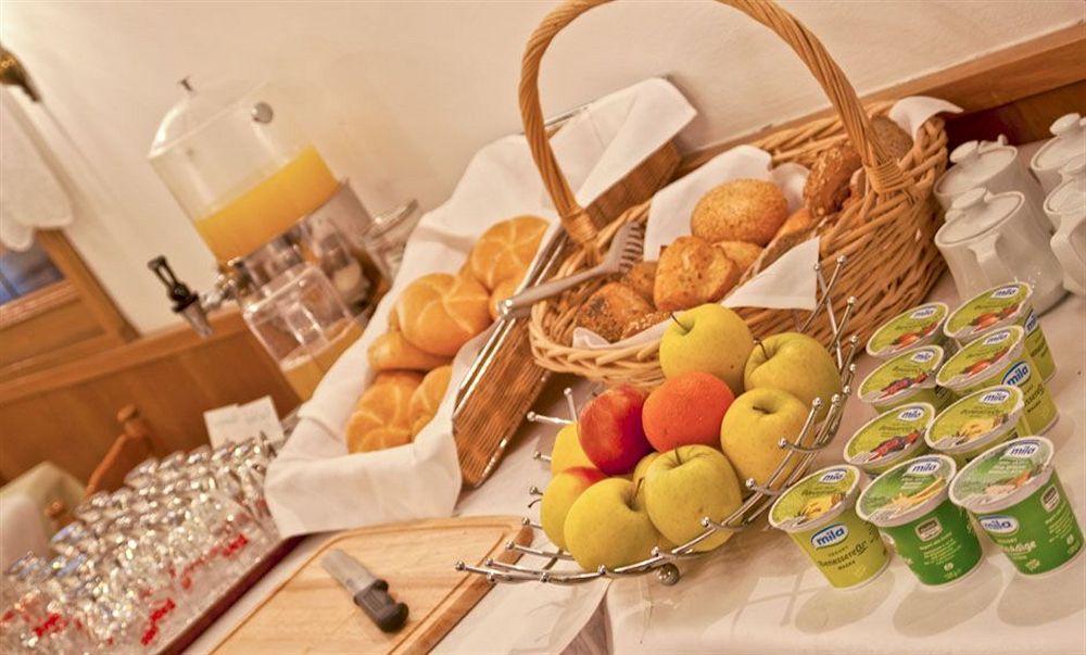אפיאנו סולה סטרדה דל וינו Hotel Alexandres מראה חיצוני תמונה