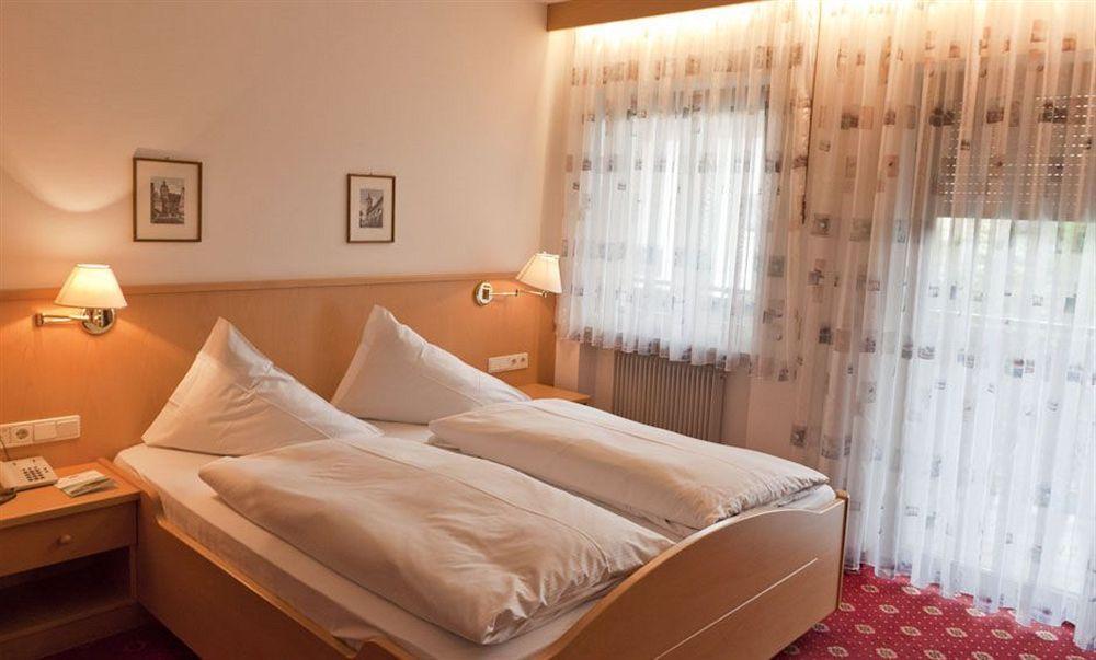 אפיאנו סולה סטרדה דל וינו Hotel Alexandres מראה חיצוני תמונה