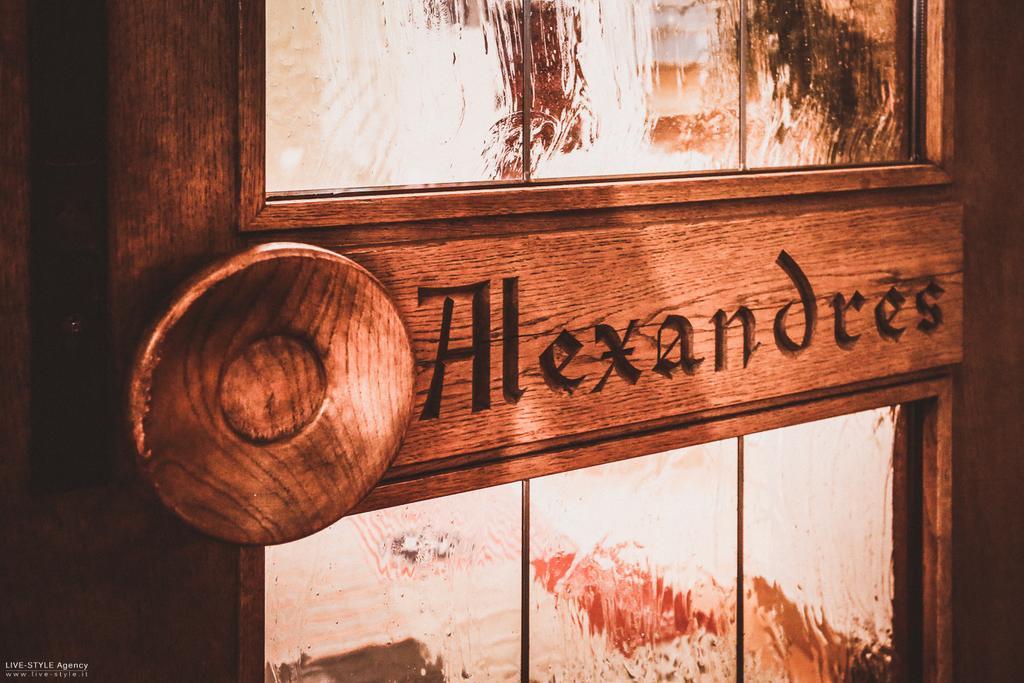 אפיאנו סולה סטרדה דל וינו Hotel Alexandres מראה חיצוני תמונה