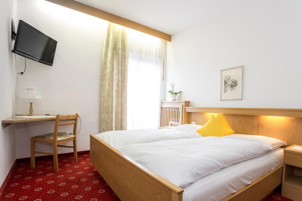 אפיאנו סולה סטרדה דל וינו Hotel Alexandres מראה חיצוני תמונה