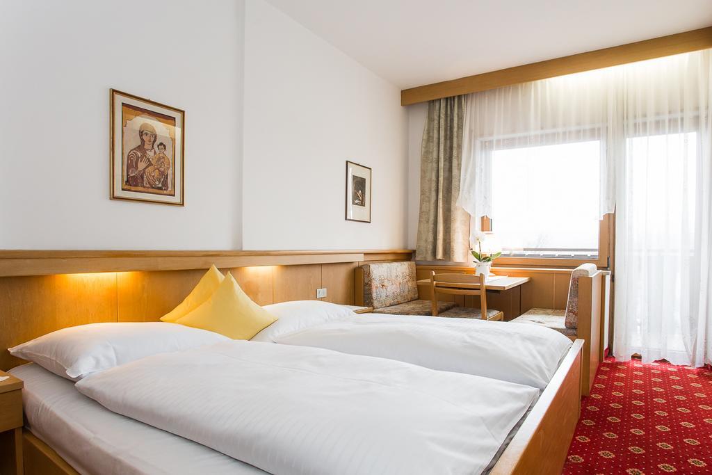 אפיאנו סולה סטרדה דל וינו Hotel Alexandres מראה חיצוני תמונה
