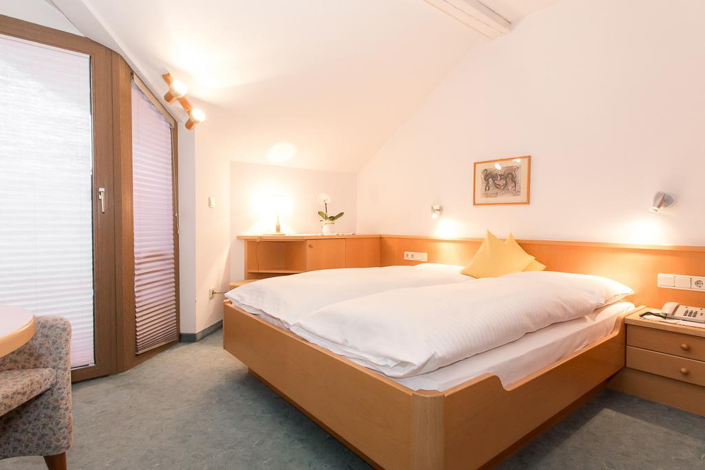אפיאנו סולה סטרדה דל וינו Hotel Alexandres מראה חיצוני תמונה