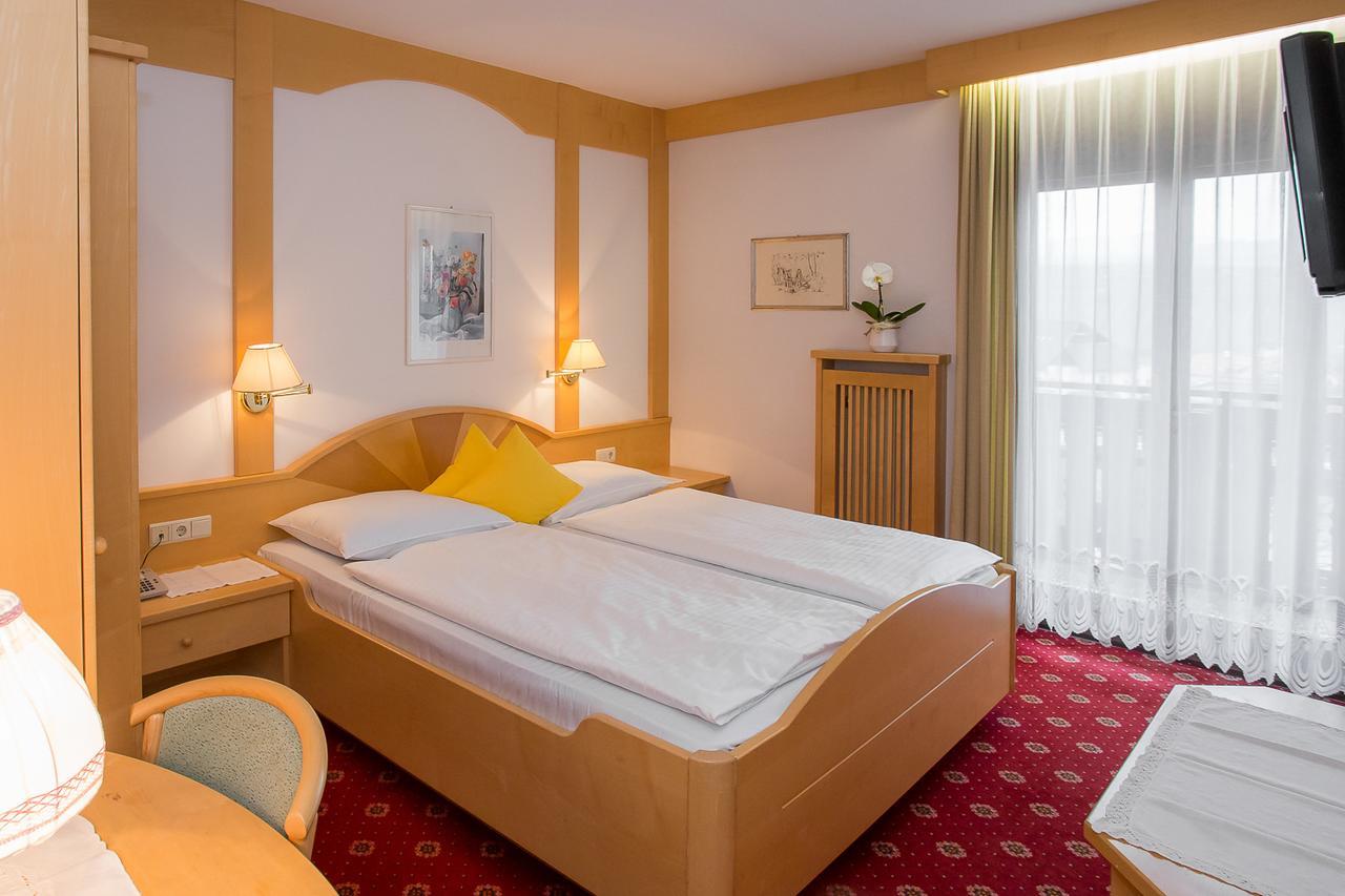 אפיאנו סולה סטרדה דל וינו Hotel Alexandres מראה חיצוני תמונה